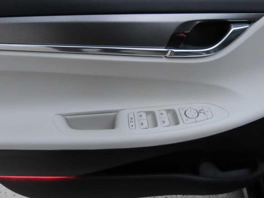 HYUNDAI Grandeur - Vista 6