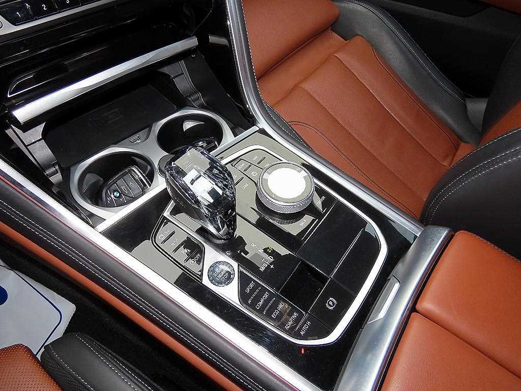 BMW 8 Series - Vista 11