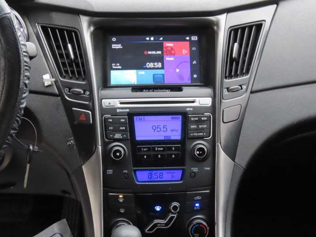 HYUNDAI Sonata - Vista 10