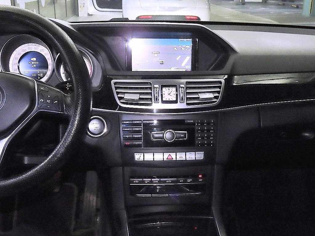 Mercedes Benz E class - Vista 11