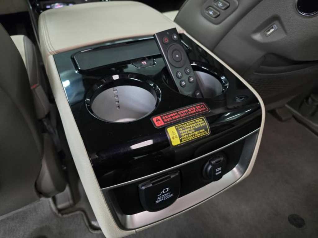 KIA Carnival - Vista 6