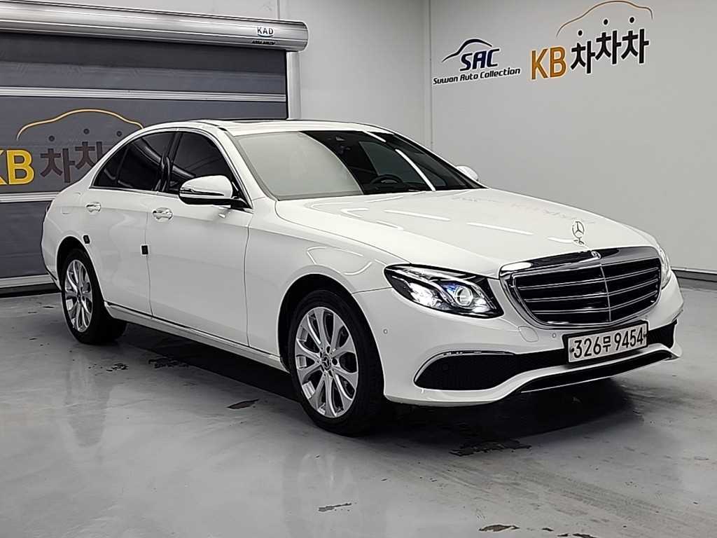 Mercedes Benz E class - Vista 4