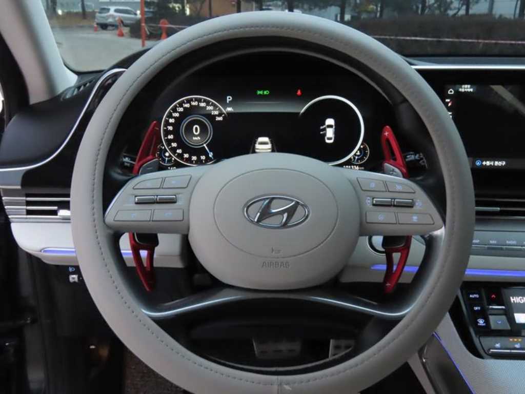 HYUNDAI Grandeur - Vista 9