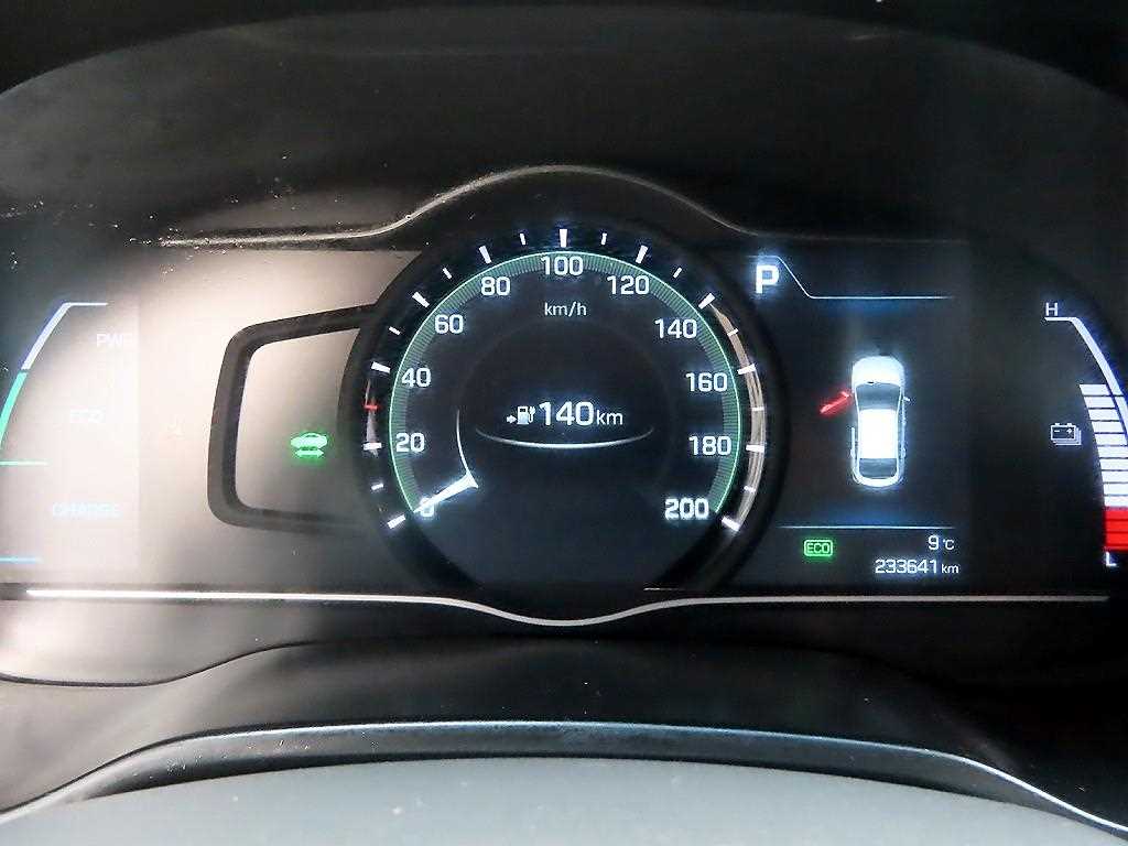 HYUNDAI Ioniq - Vista 9