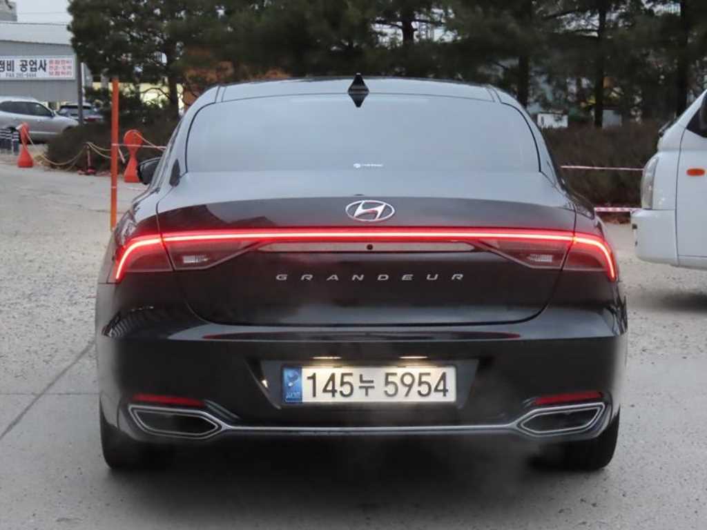 HYUNDAI Grandeur - Vista 4