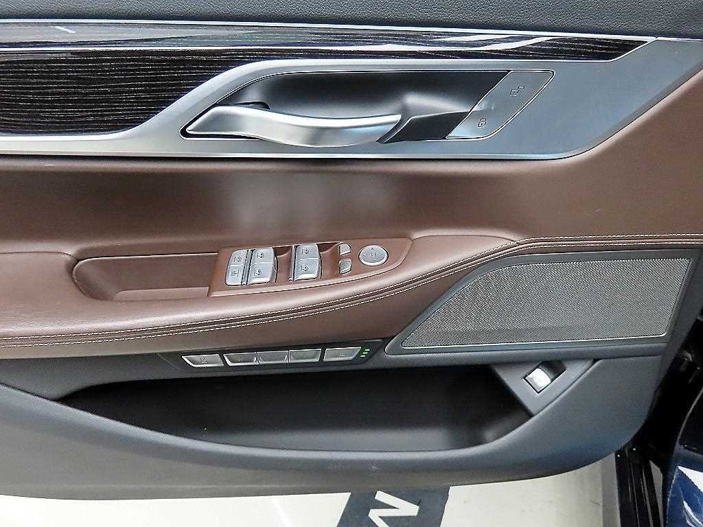 BMW 7 Series - Vista 11