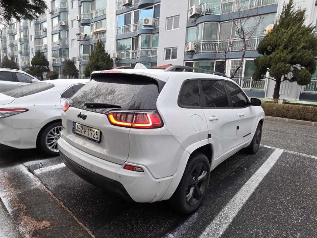 Jeep Cherokee - Vista 4