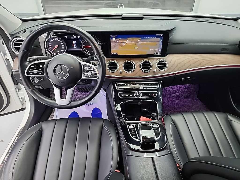 Mercedes Benz E class - Vista 7