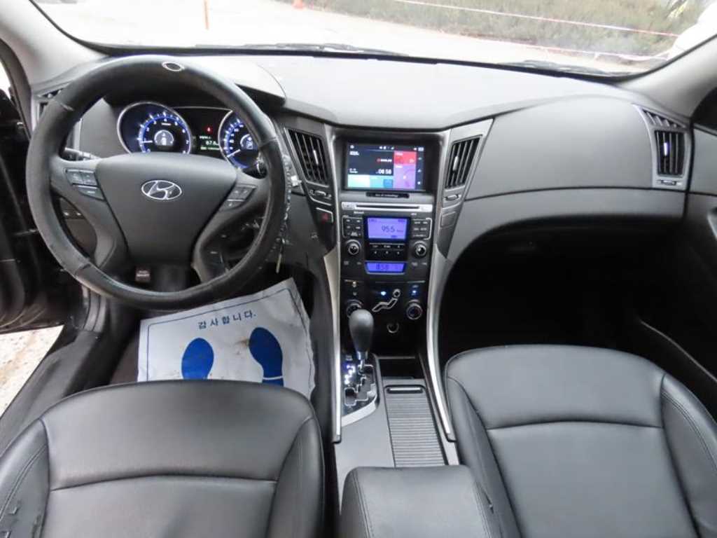 HYUNDAI Sonata - Vista 8