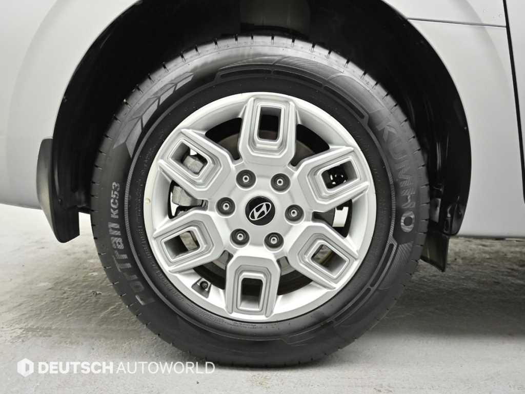 HYUNDAI Staria - Vista 5