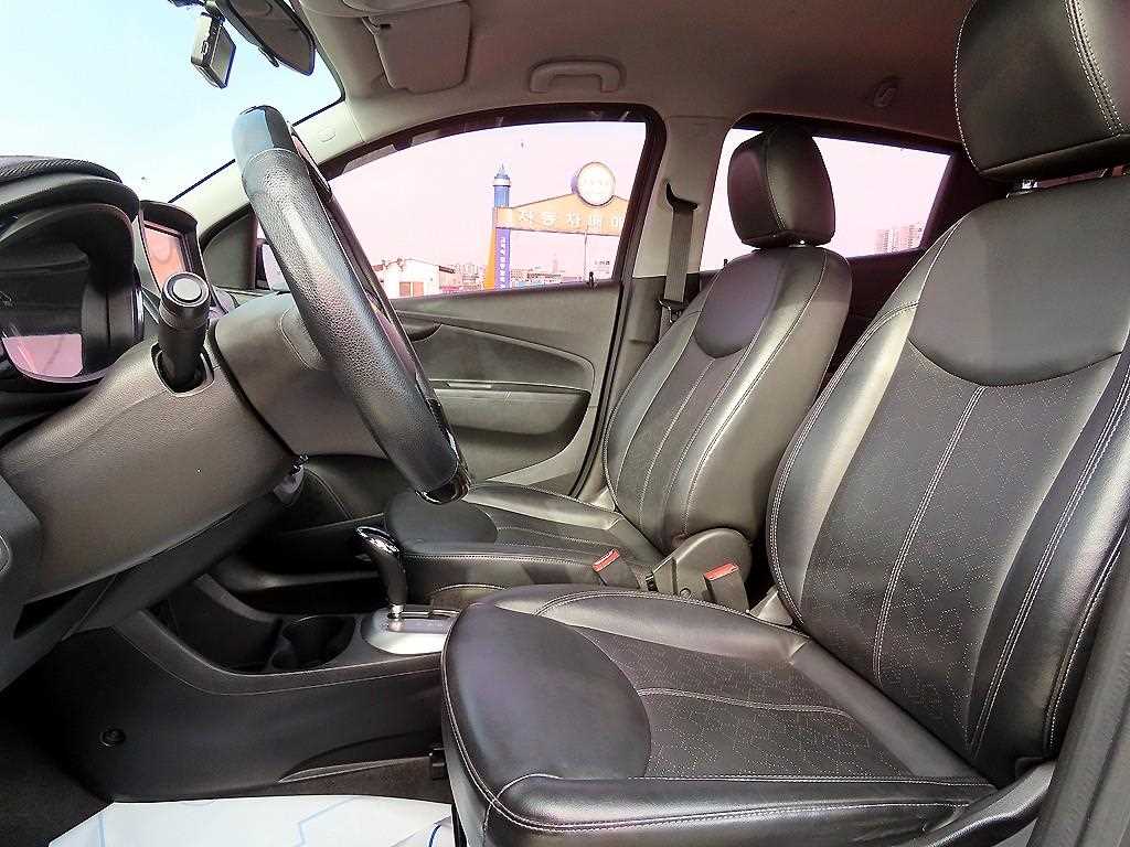 Chevrolet Spark - Vista 5