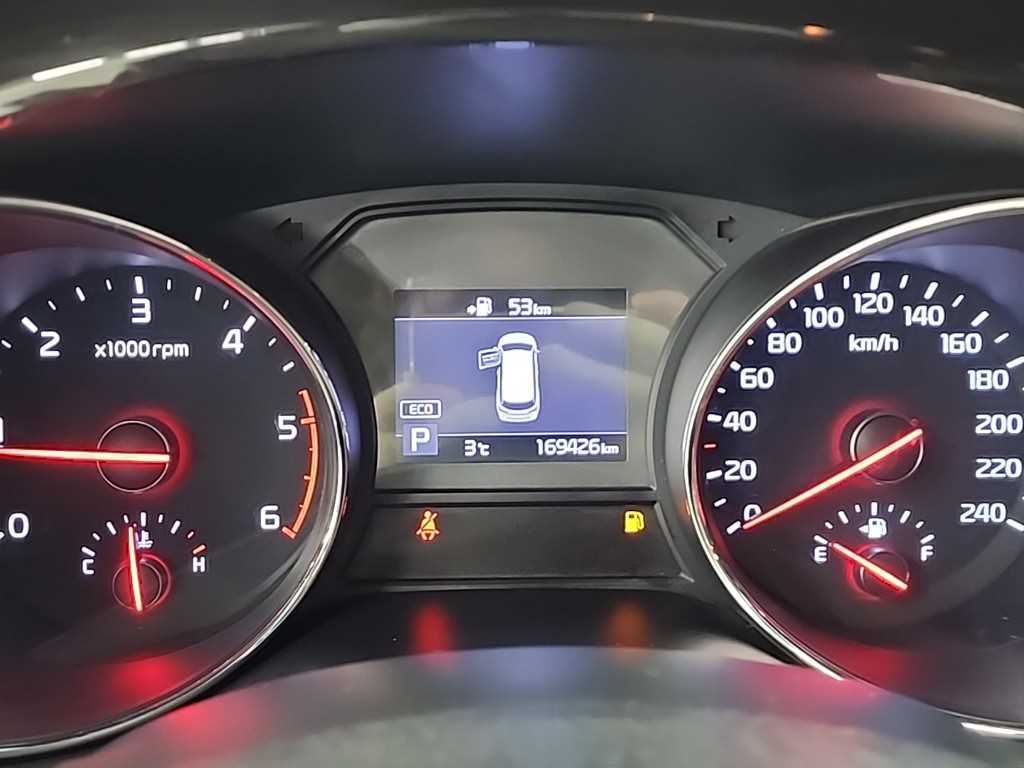 KIA Carnival - Vista 6