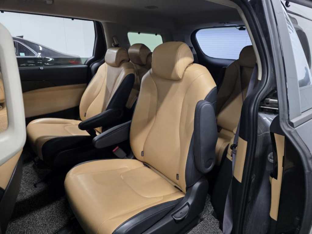 KIA Carnival - Vista 4