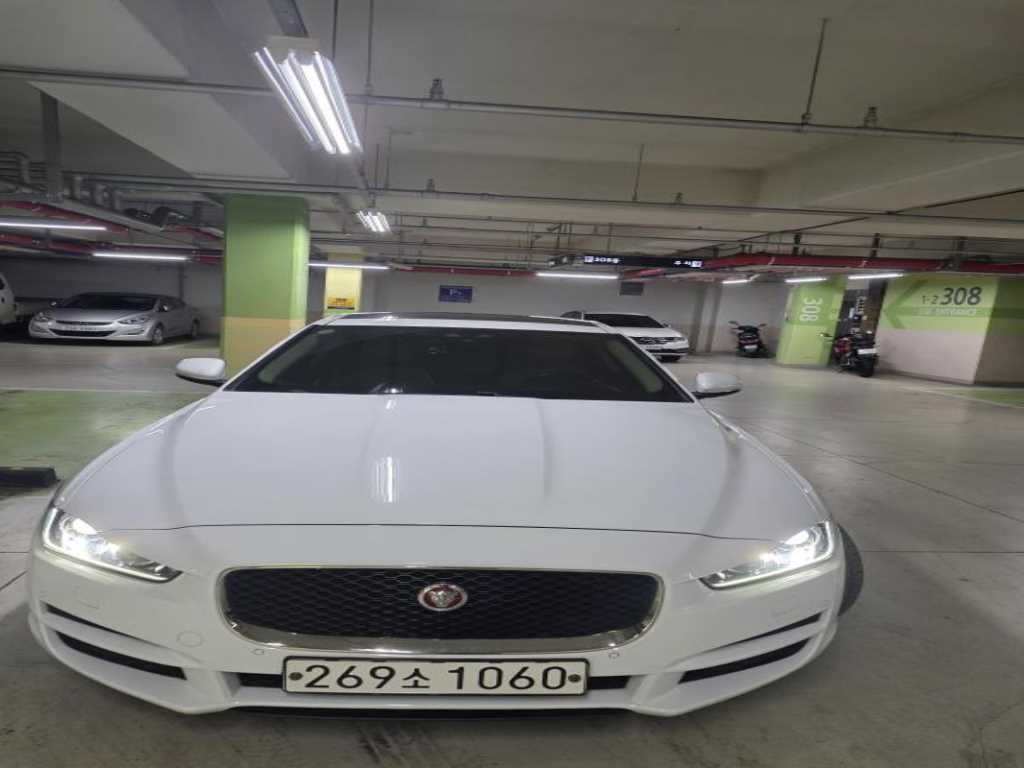 Jaguar XE 2018 Blanco - Importación desde Corea - HF Imports Iquique - Foto 1