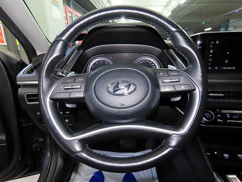 HYUNDAI Sonata - Vista 8