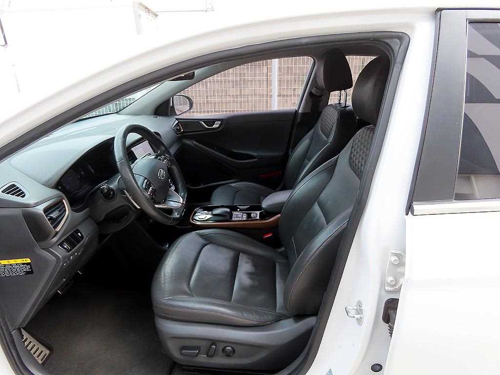 HYUNDAI Ioniq - Vista 5