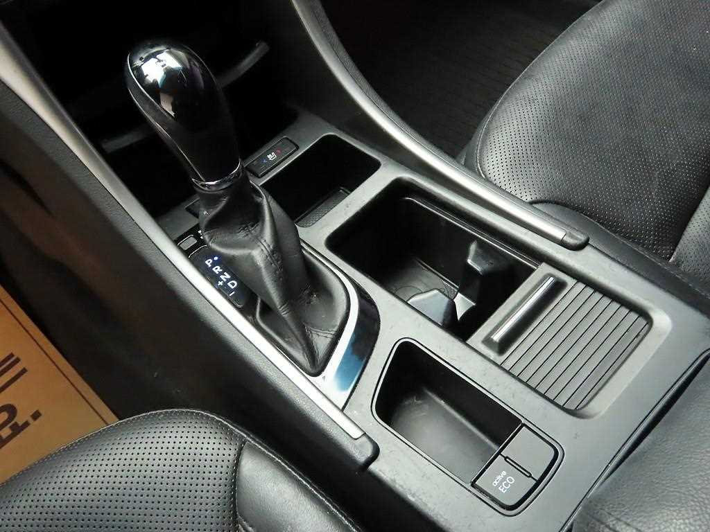 HYUNDAI Sonata - Vista 10