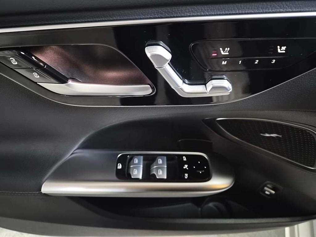 Mercedes Benz C Class - Vista 11