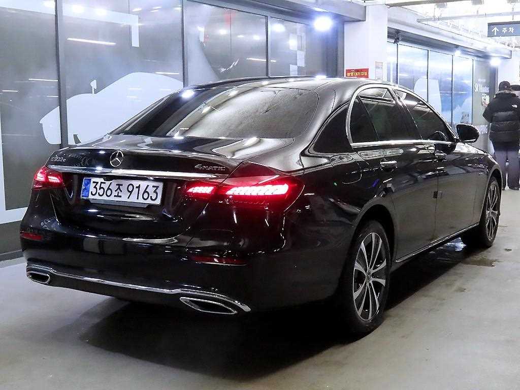 Mercedes Benz E class - Vista 5