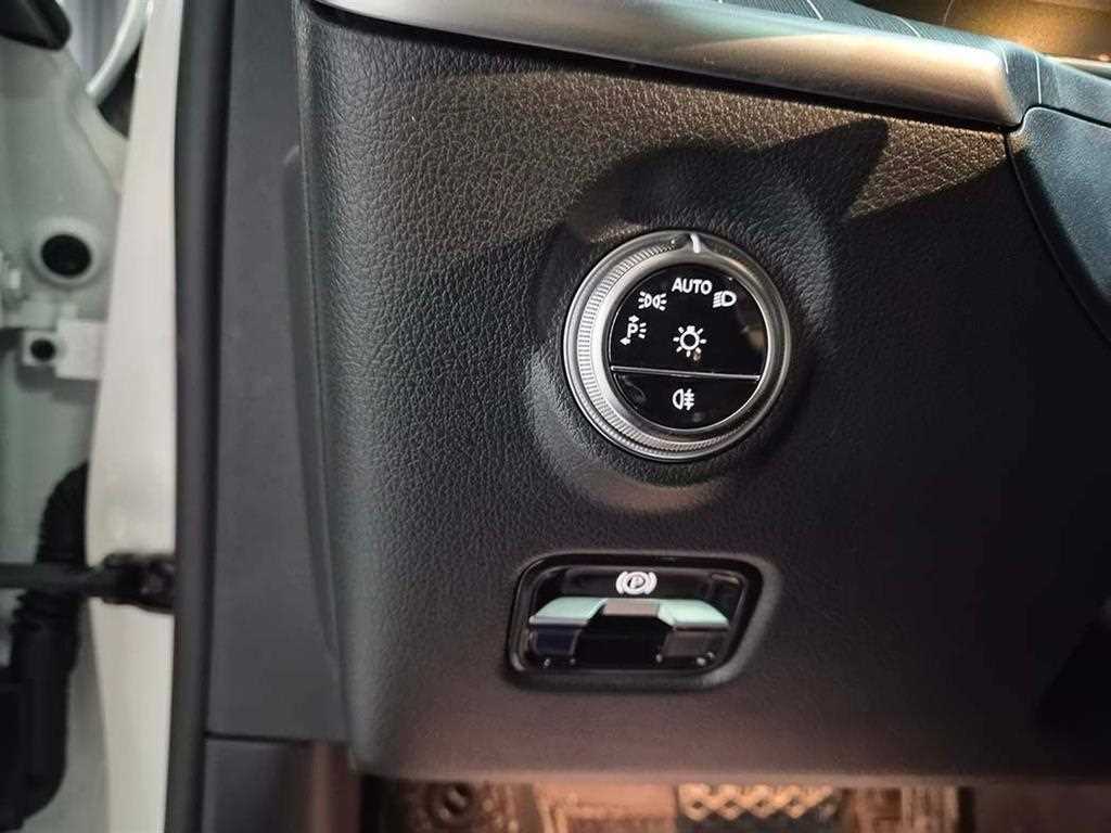 Mercedes Benz C Class - Vista 12