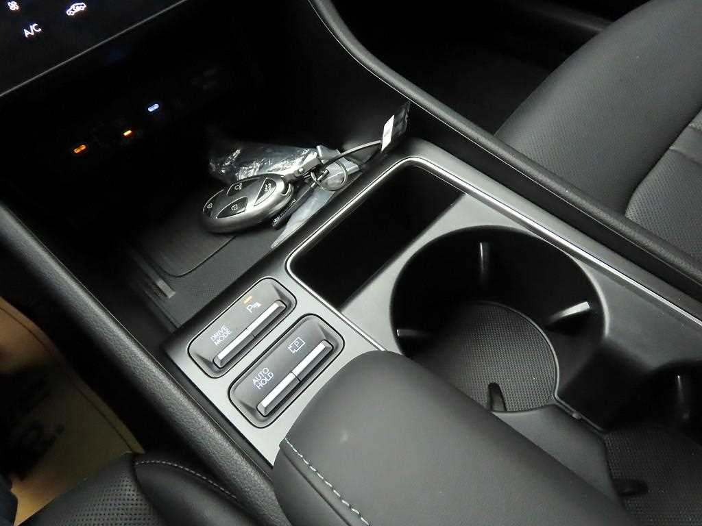 HYUNDAI Sonata - Vista 11