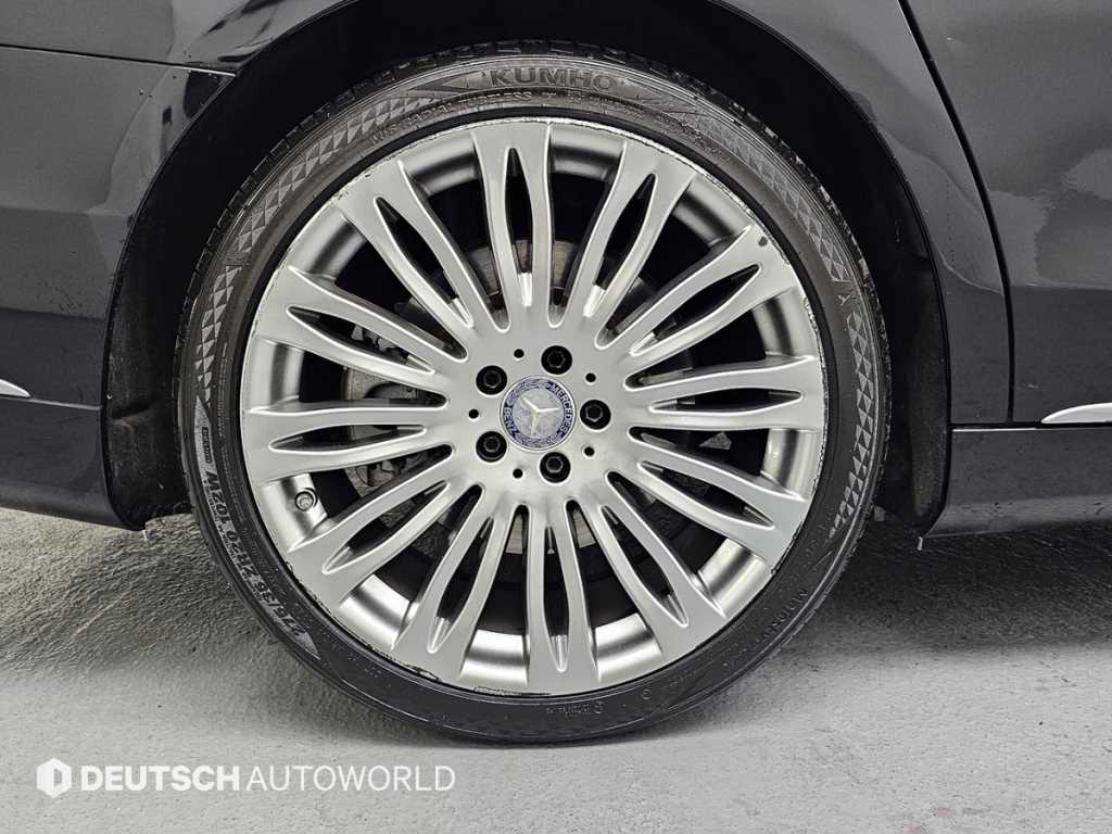 Mercedes Benz S Class - Vista 5