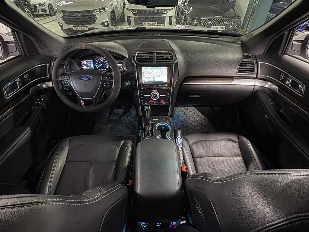 Ford Explorer - Vista 5