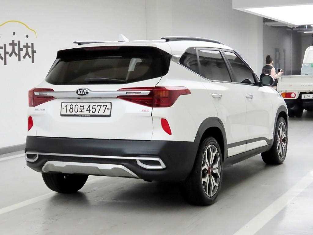 KIA Seltos - Vista 4