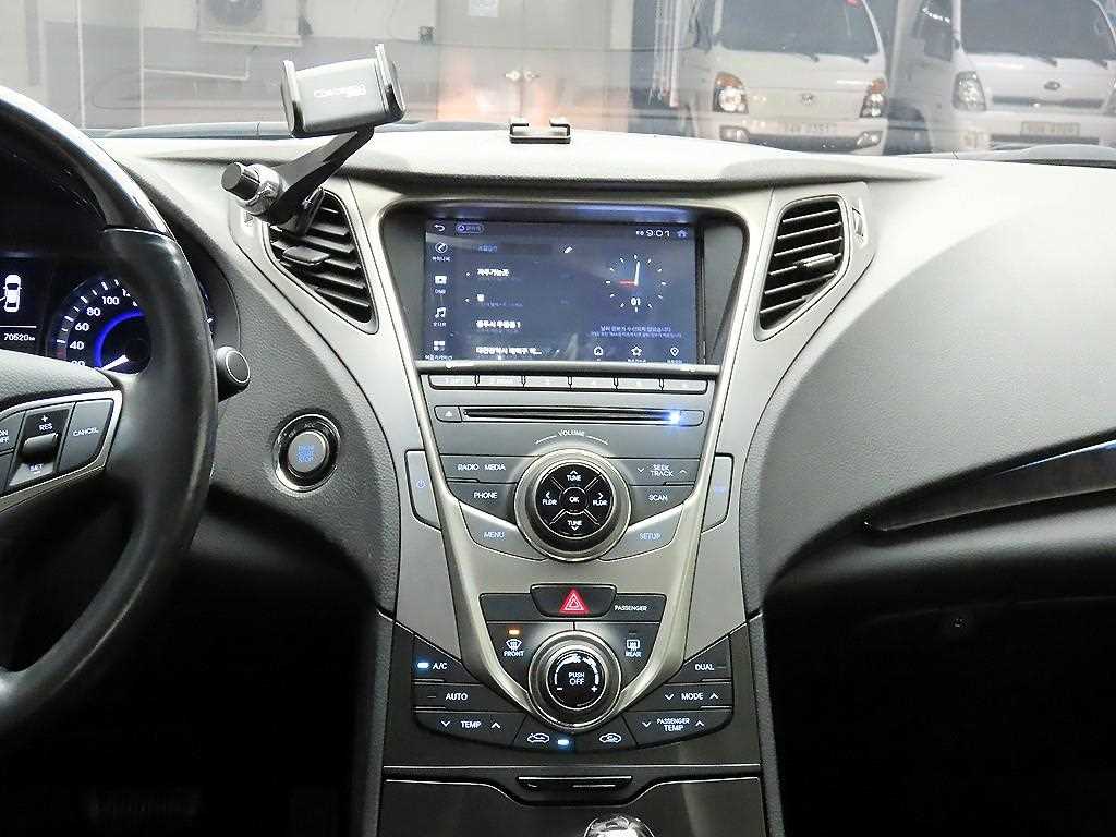 HYUNDAI Grandeur - Vista 9