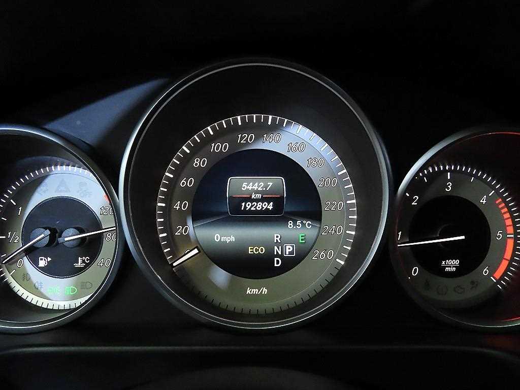 Mercedes Benz E class - Vista 9