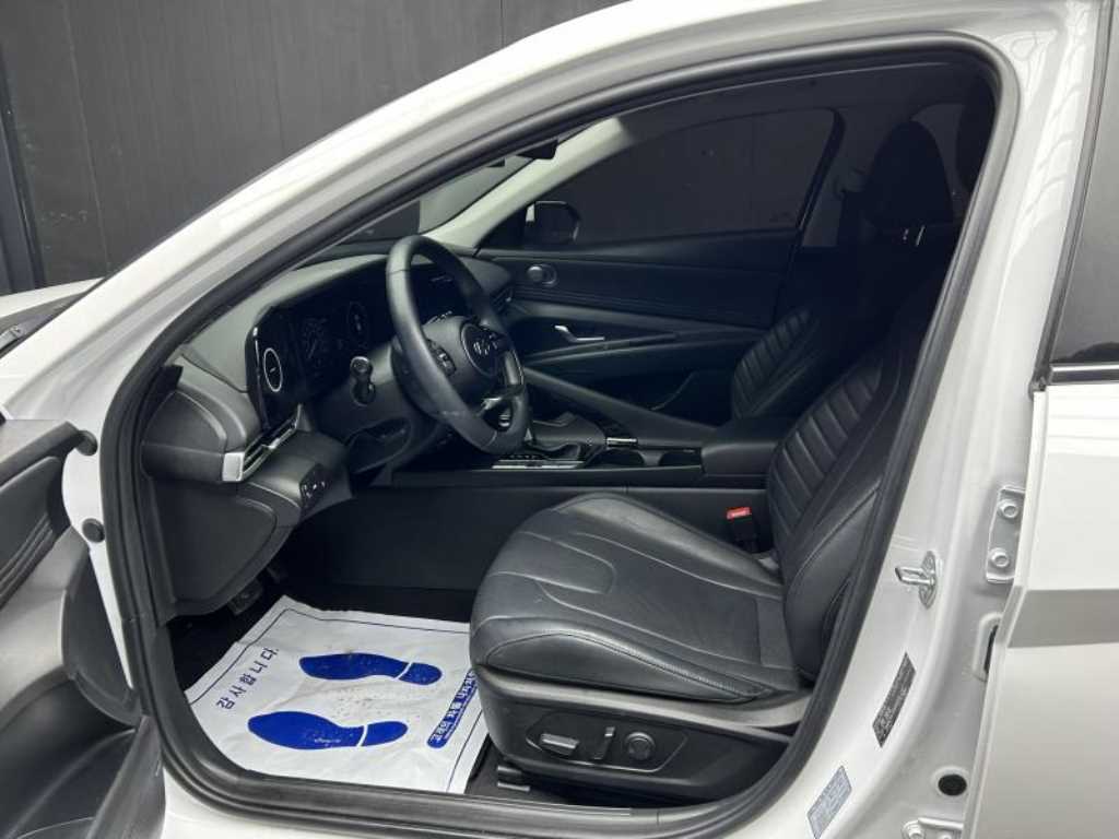 HYUNDAI Avante - Vista 6