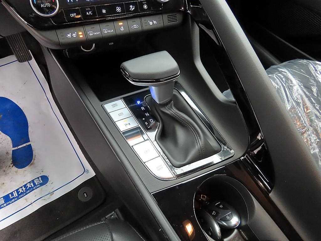 HYUNDAI Avante - Vista 10