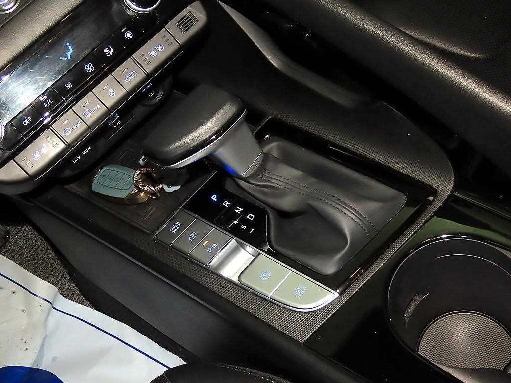 HYUNDAI Avante - Vista 12