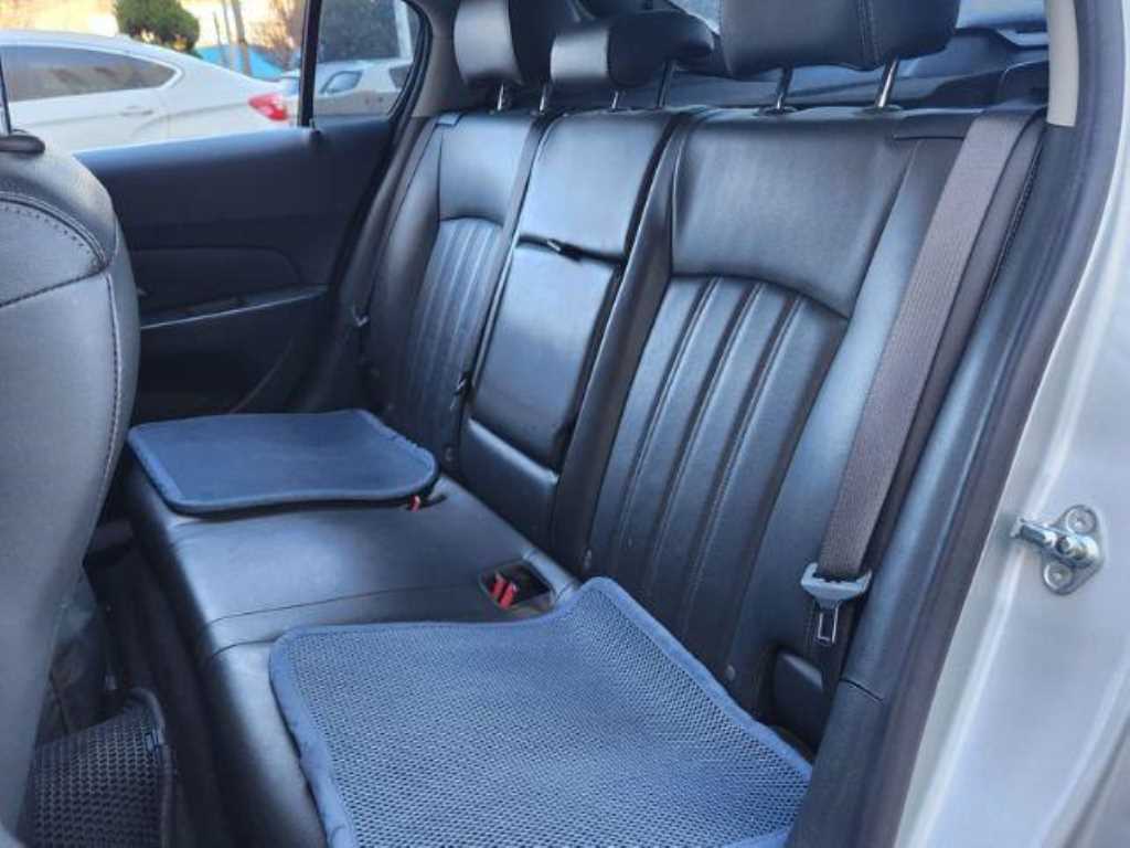 Chevrolet Cruise - Vista 5