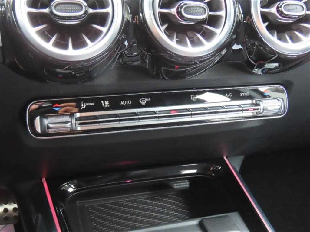 Mercedes Benz GLB Class - Vista 8