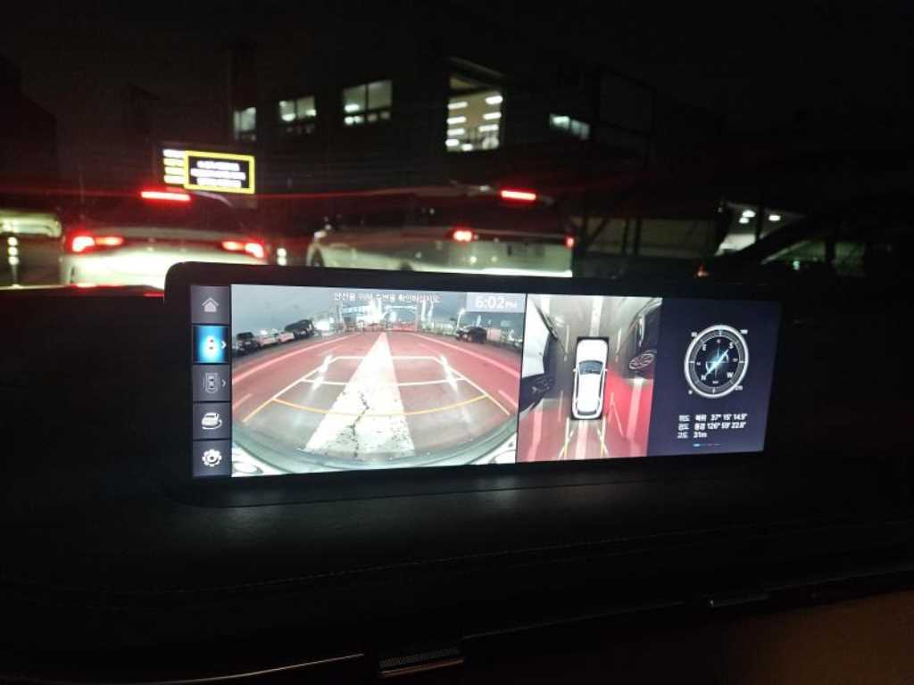 Genesis GV70 - Vista 8