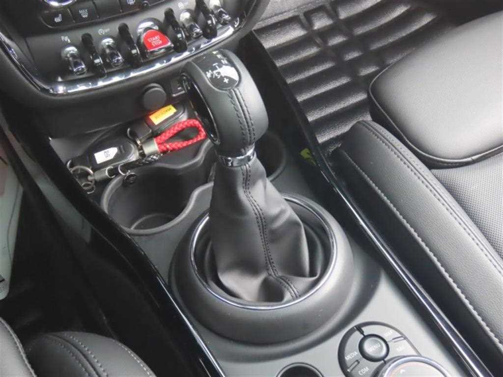 Mini Clubman - Vista 6