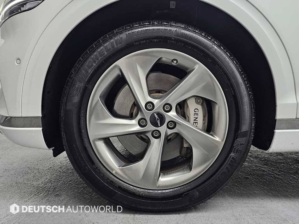 Genesis GV70 - Vista 5