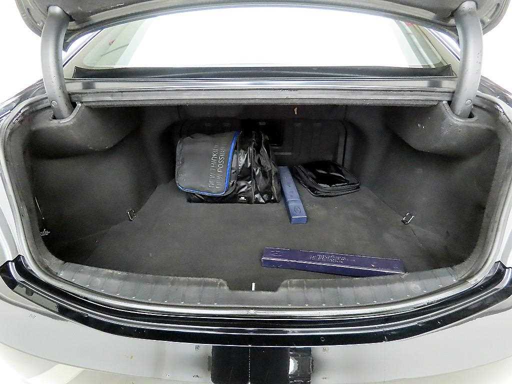 HYUNDAI Grandeur - Vista 5