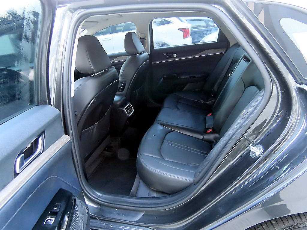 KIA K5 - Vista 6