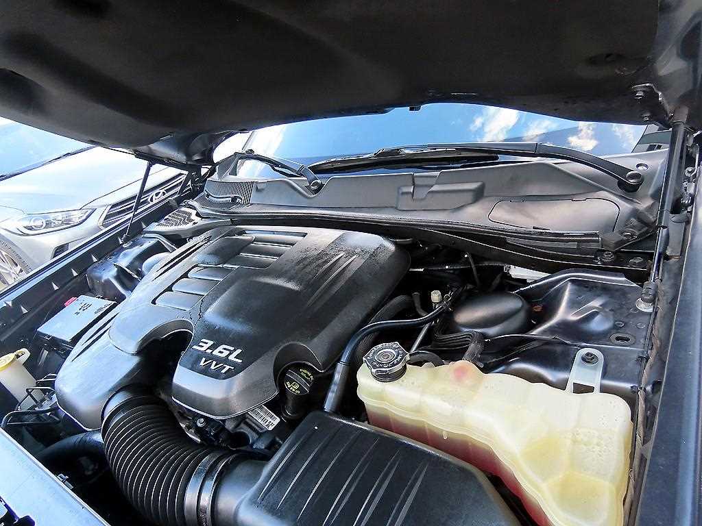 DODGE Challenger 2018 Gris - Importación desde Corea - HF Imports Iquique - Foto 17