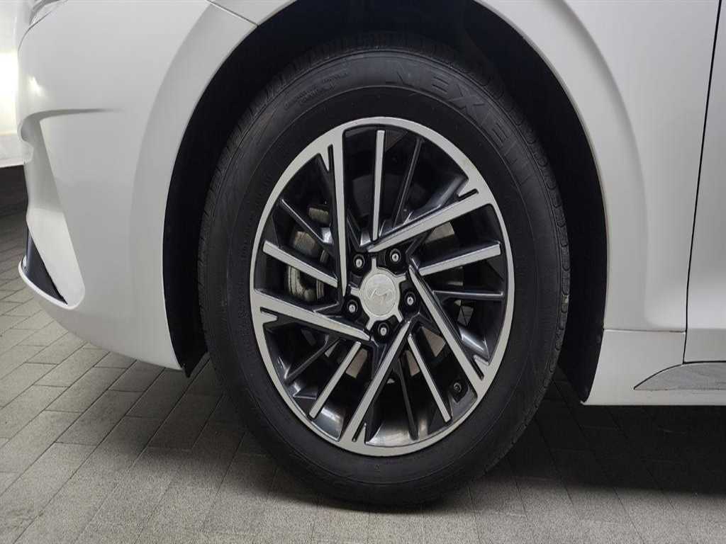 HYUNDAI Grandeur - Vista 7