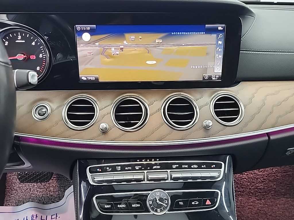 Mercedes Benz E class - Vista 10