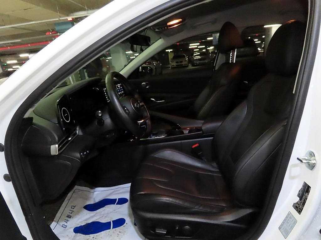 HYUNDAI Avante - Vista 6