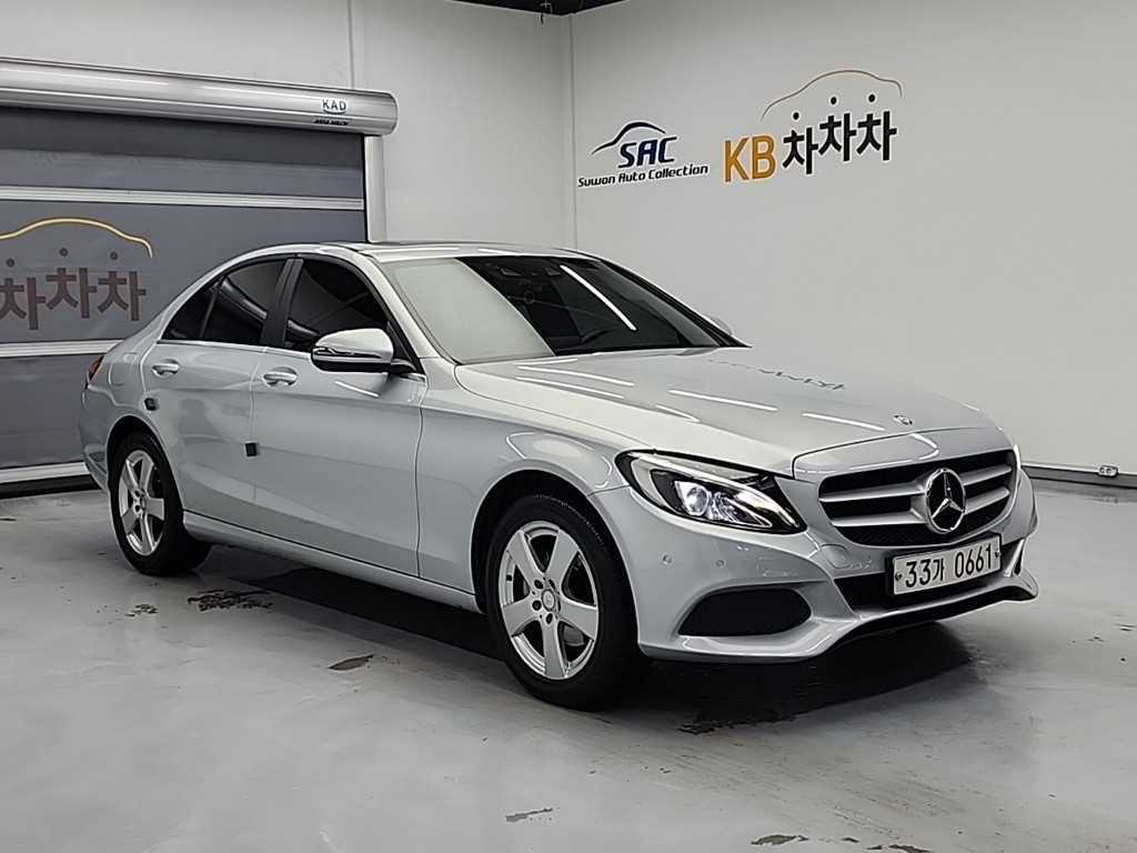 Mercedes Benz C Class - Vista 4