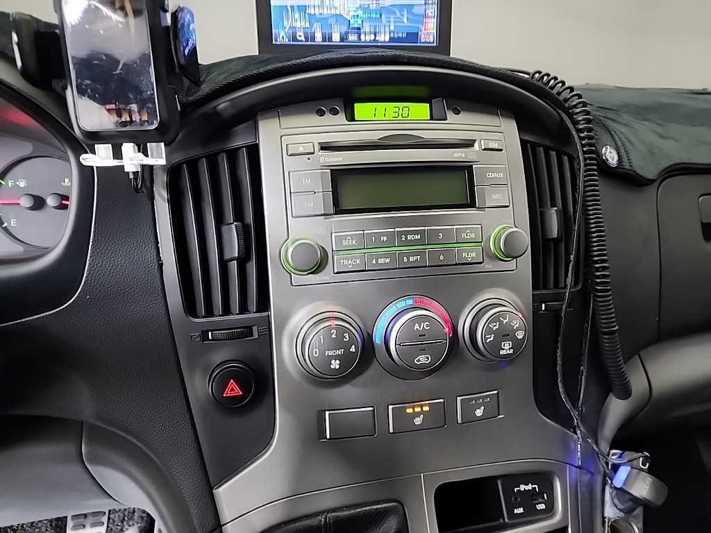 HYUNDAI Starex - Vista 11