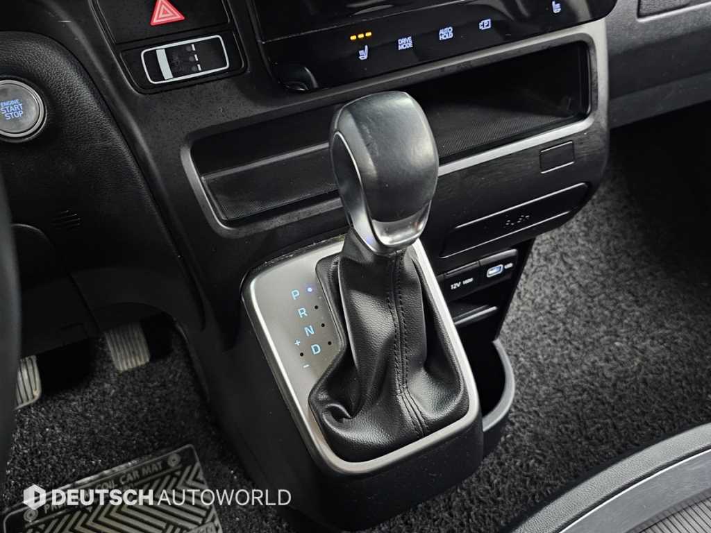 HYUNDAI Staria - Vista 9