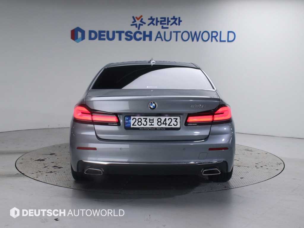 BMW 5 Series - Vista 4