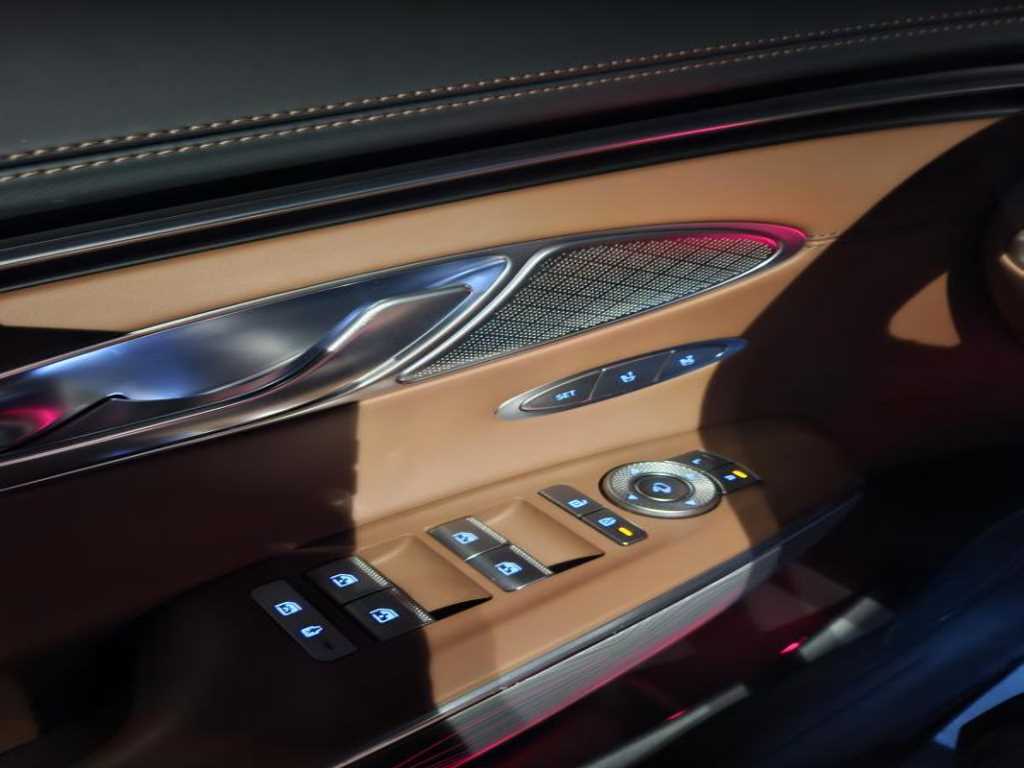 Genesis GV70 - Vista 11