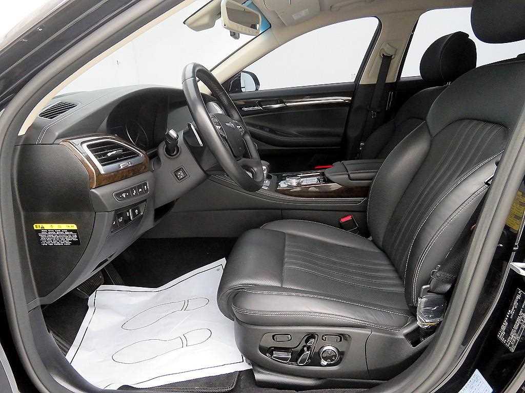 Genesis G90 - Vista 6